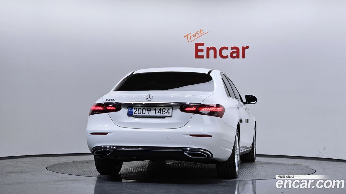 Mercedes-Benz E-Class 2023