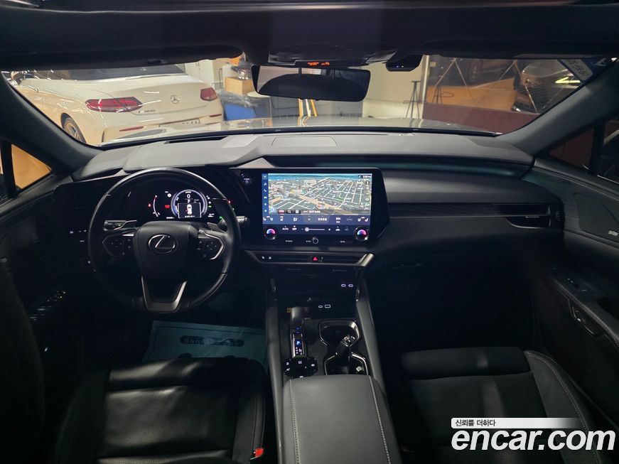 Lexus RX 2023