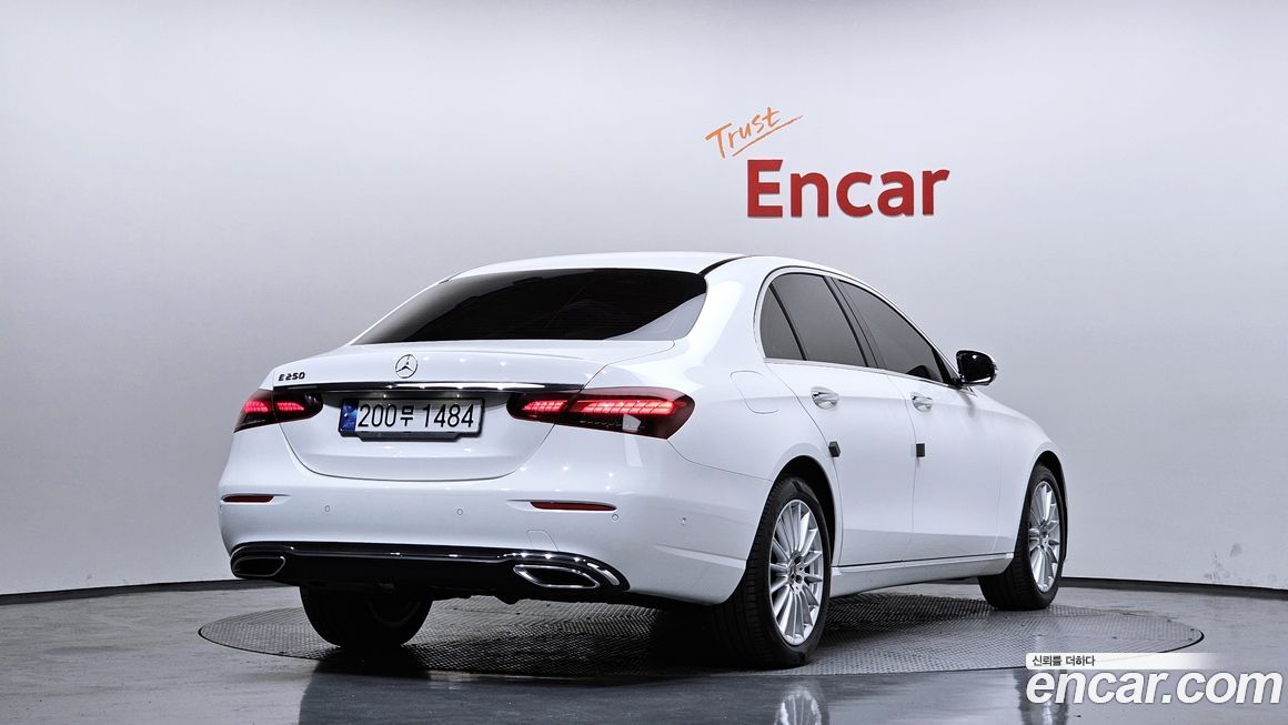 Mercedes-Benz E-Class 2023