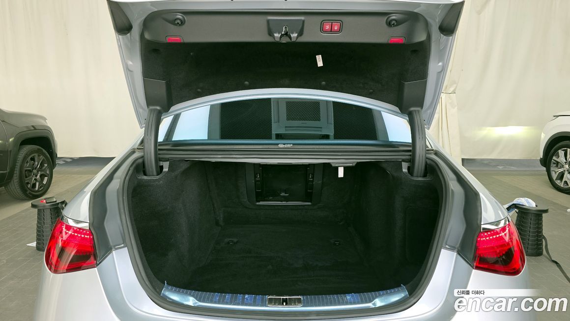 Mercedes-Benz S-Class 2022