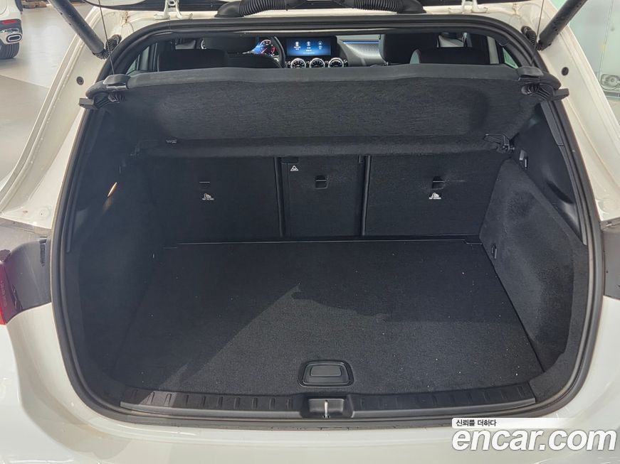 Mercedes-Benz GLA-Class 2025