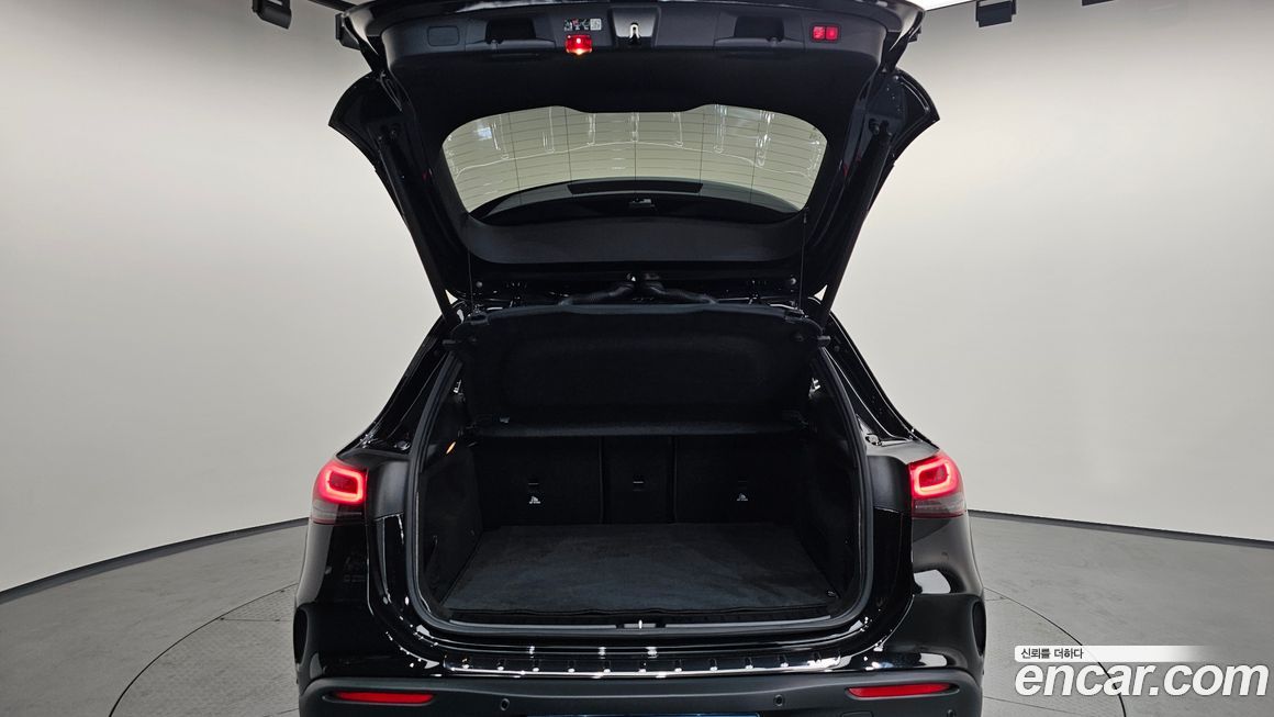 Mercedes-Benz EQA 2024