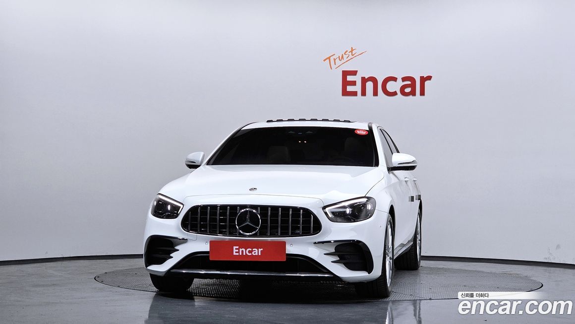 Mercedes-Benz E-Class 2023