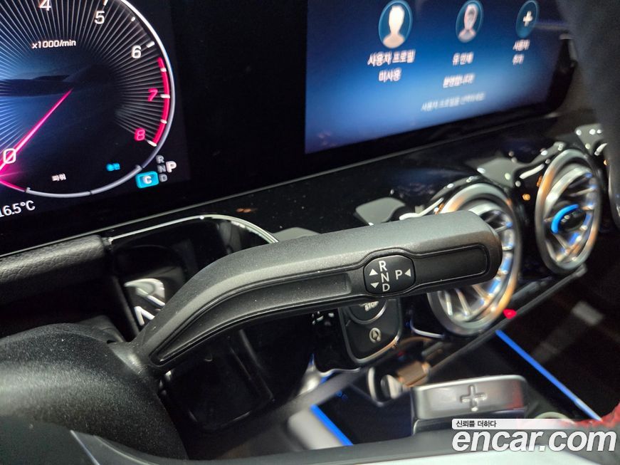 Mercedes-Benz GLA-Class 2025