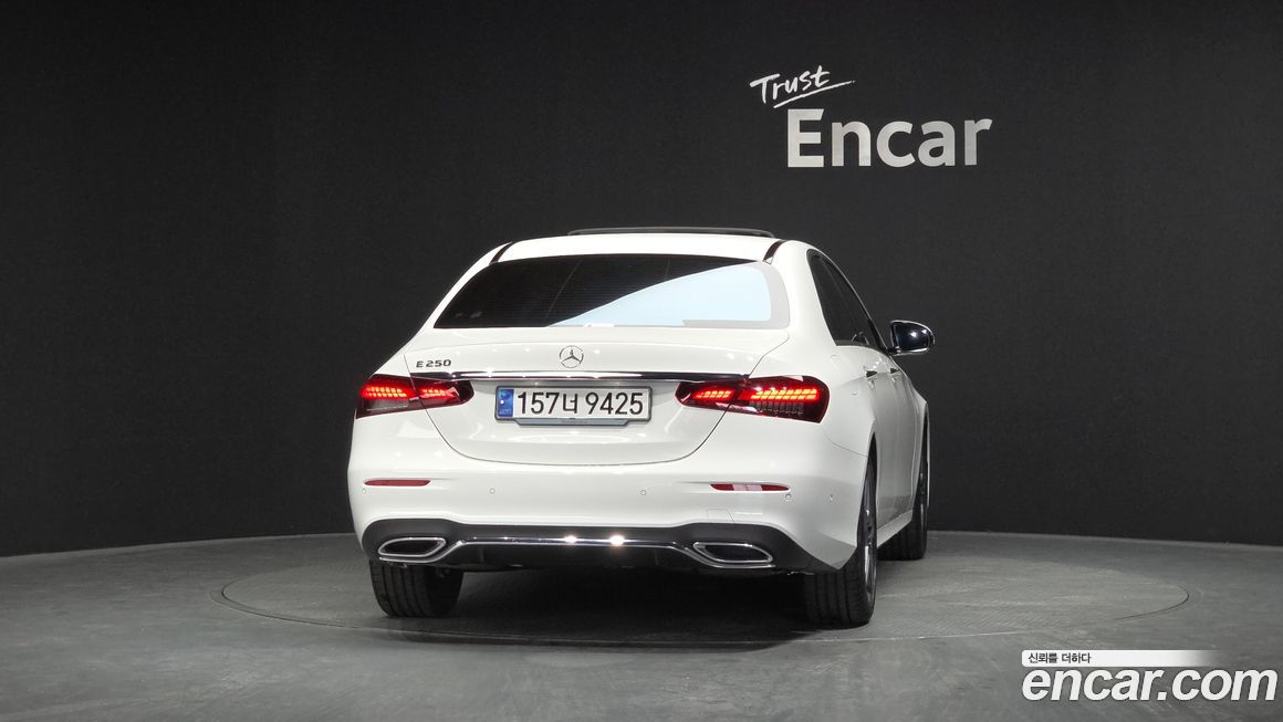 Mercedes-Benz E-Class 2023