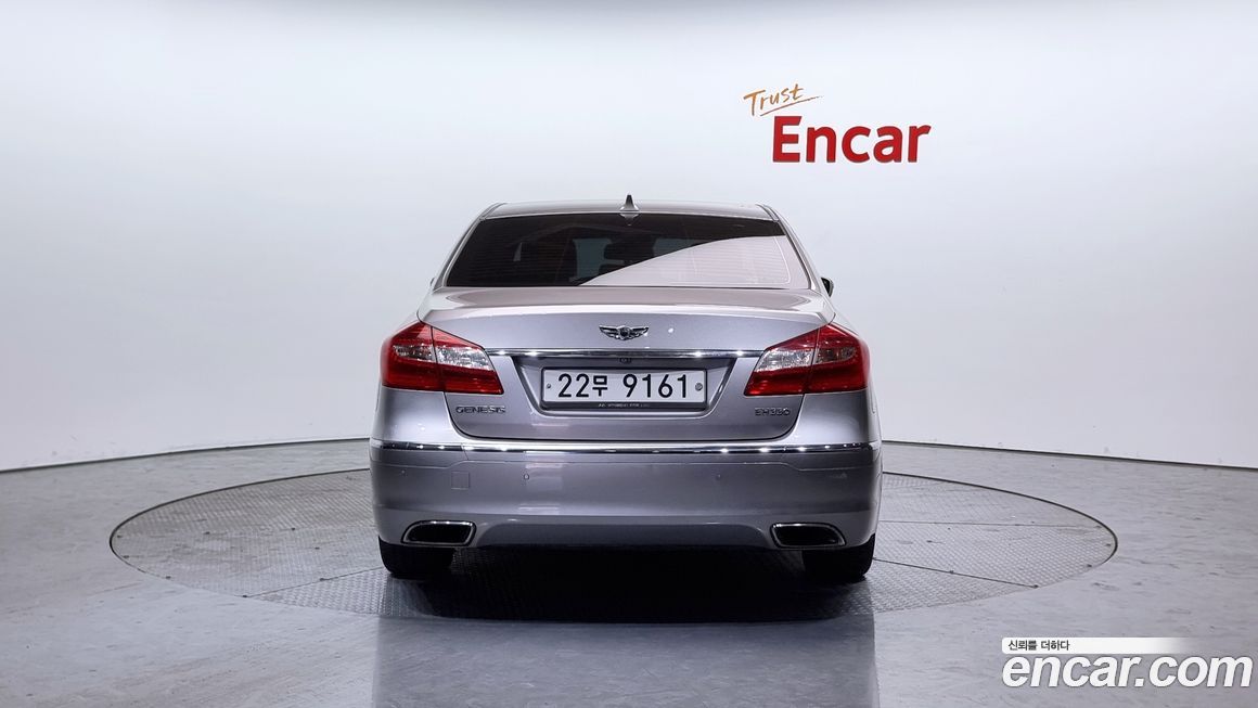 Hyundai Genesis 2012