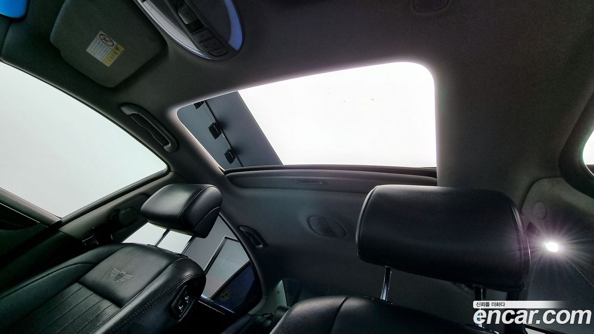 Hyundai Genesis 2012