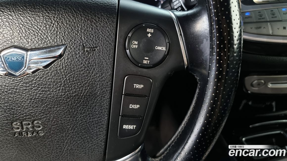 Hyundai Genesis 2012