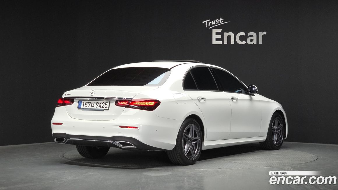 Mercedes-Benz E-Class 2023