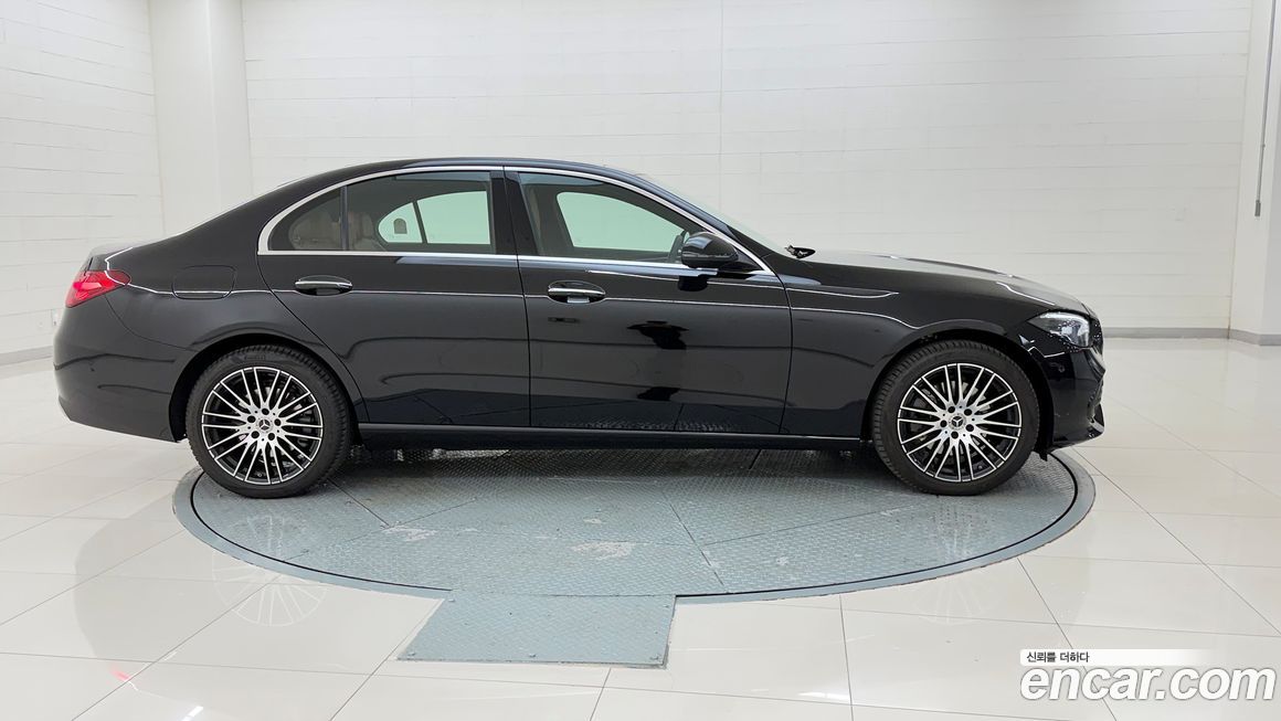 Mercedes-Benz C-Class 2025