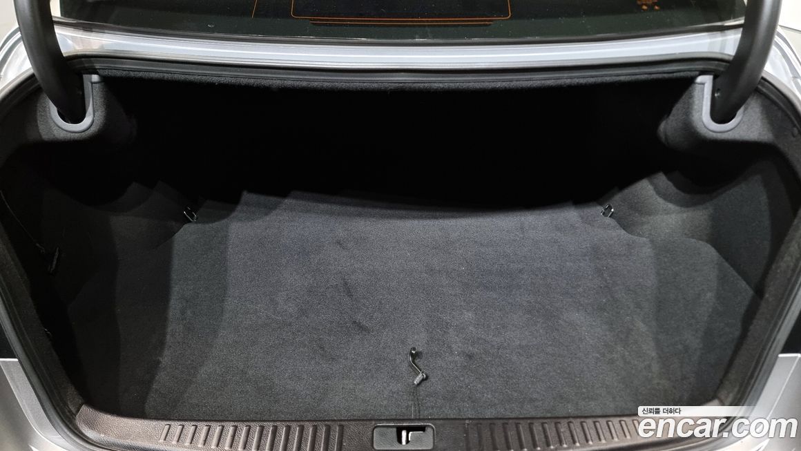 Hyundai Genesis 2012