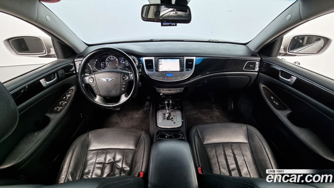 Hyundai Genesis 2012