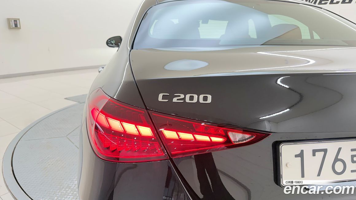Mercedes-Benz C-Class 2025