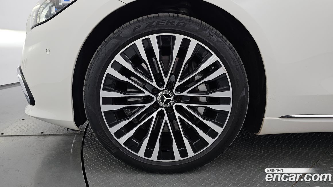 Mercedes-Benz S-Class 2022