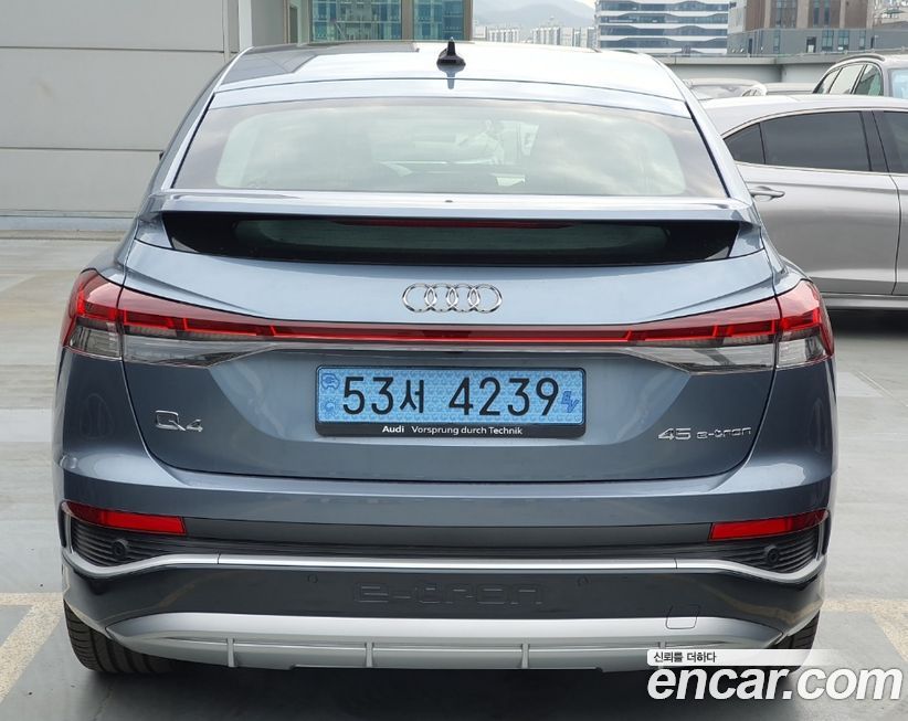 Audi Q4 e-tron 2025