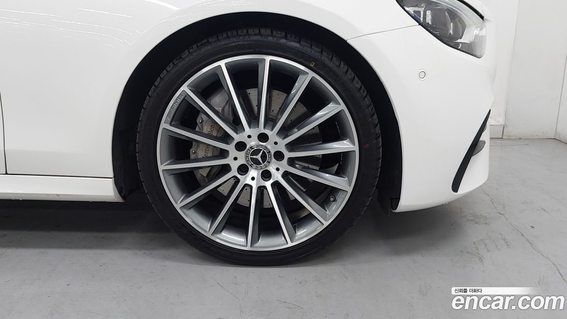 Mercedes-Benz E-Class 2022