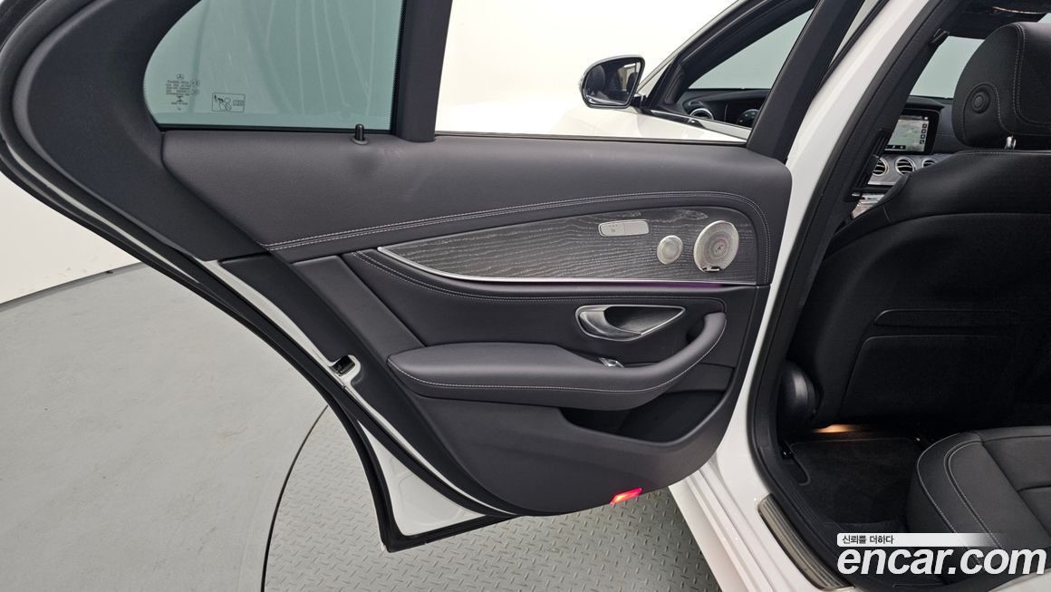 Mercedes-Benz E-Class 2023