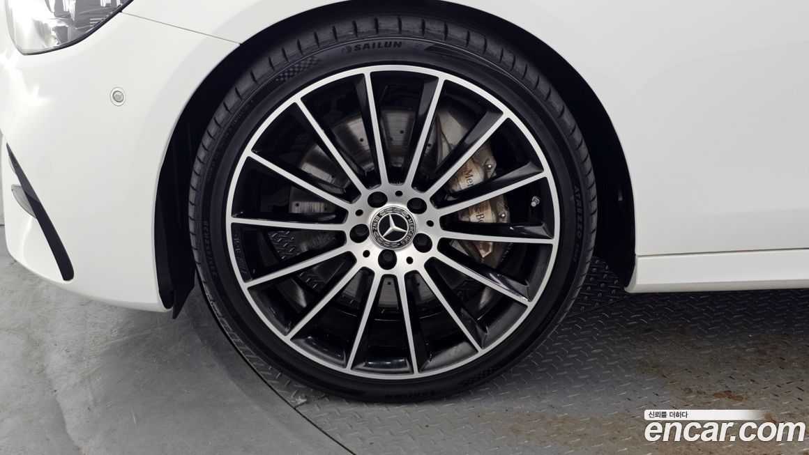 Mercedes-Benz E-Class 2023