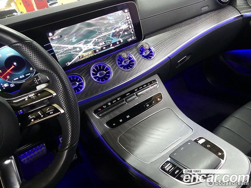 Mercedes-Benz E-Class 2022