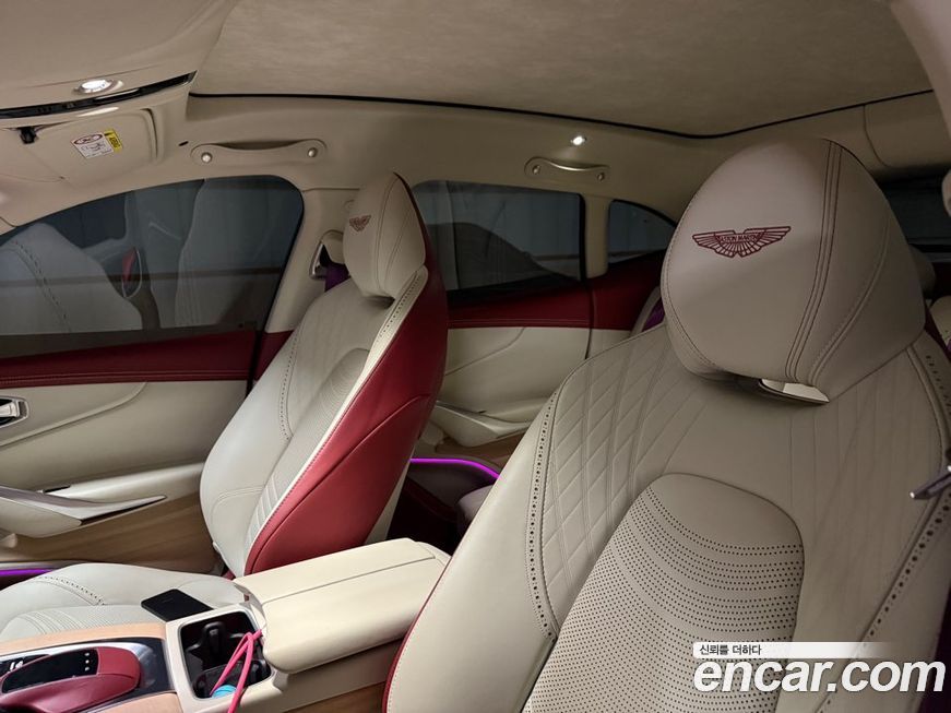 Astonmartin DBX 2022