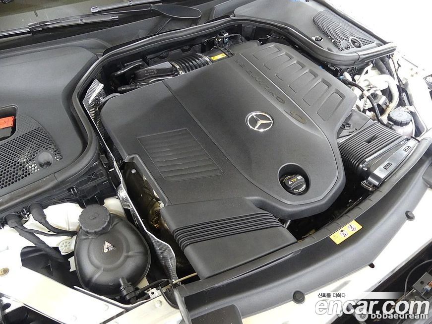 Mercedes-Benz E-Class 2022