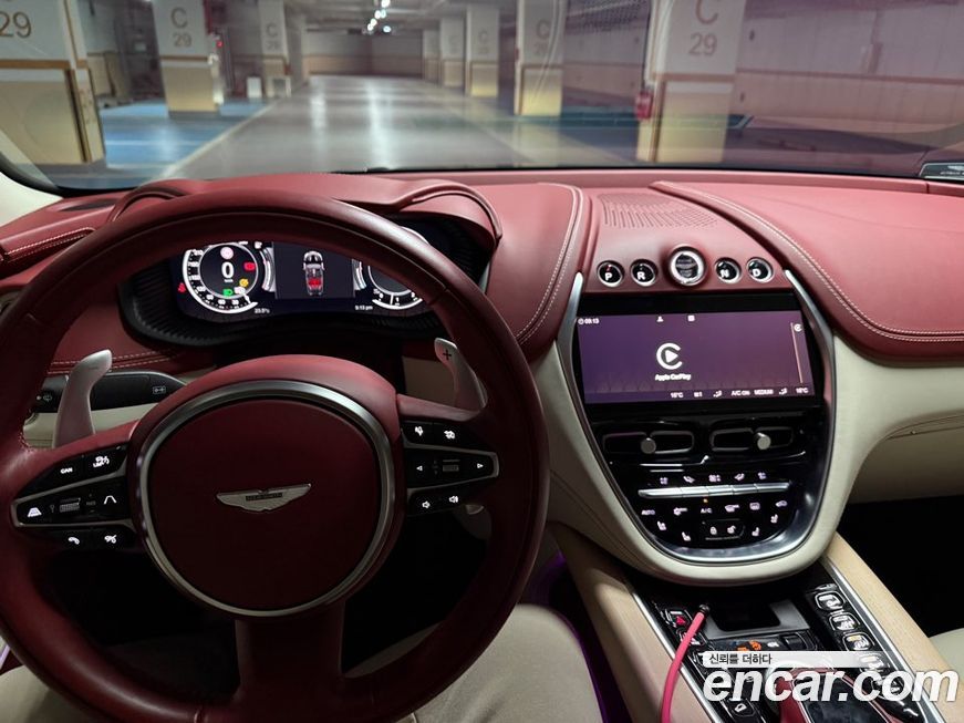 Astonmartin DBX 2022