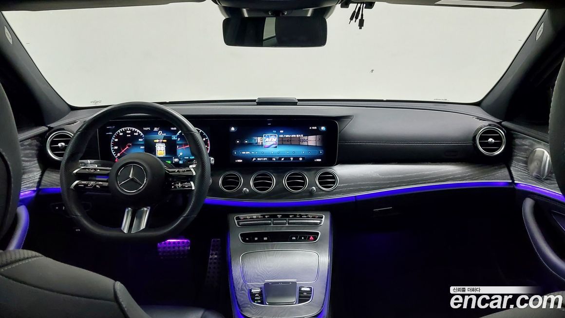 Mercedes-Benz E-Class 2022