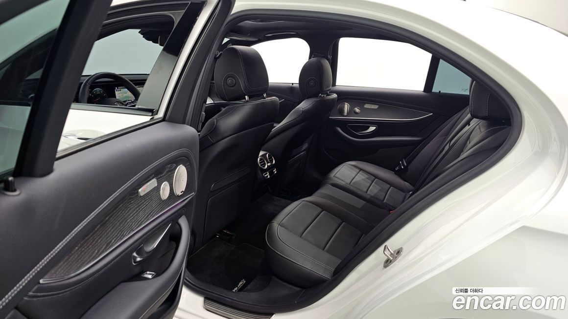 Mercedes-Benz E-Class 2023