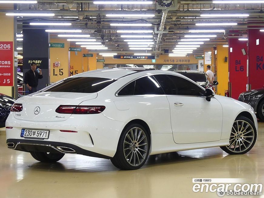 Mercedes-Benz E-Class 2022