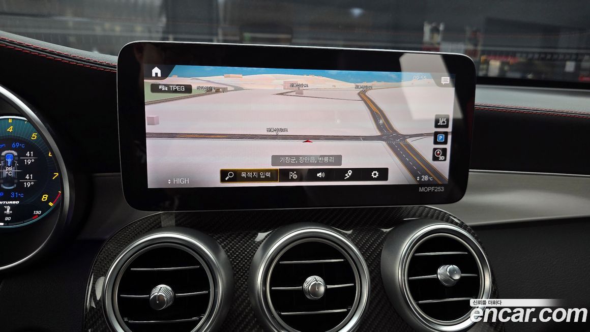 Mercedes-Benz GLC-Class 2021