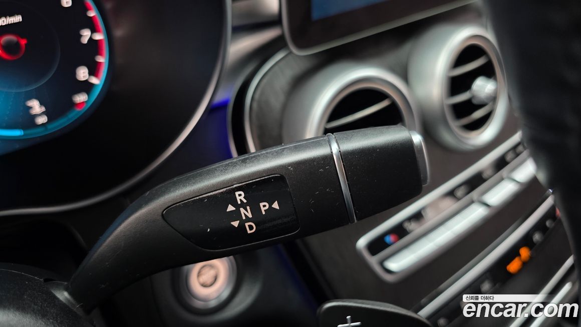 Mercedes-Benz GLC-Class 2023