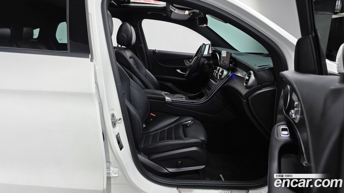 Mercedes-Benz GLC-Class 2023