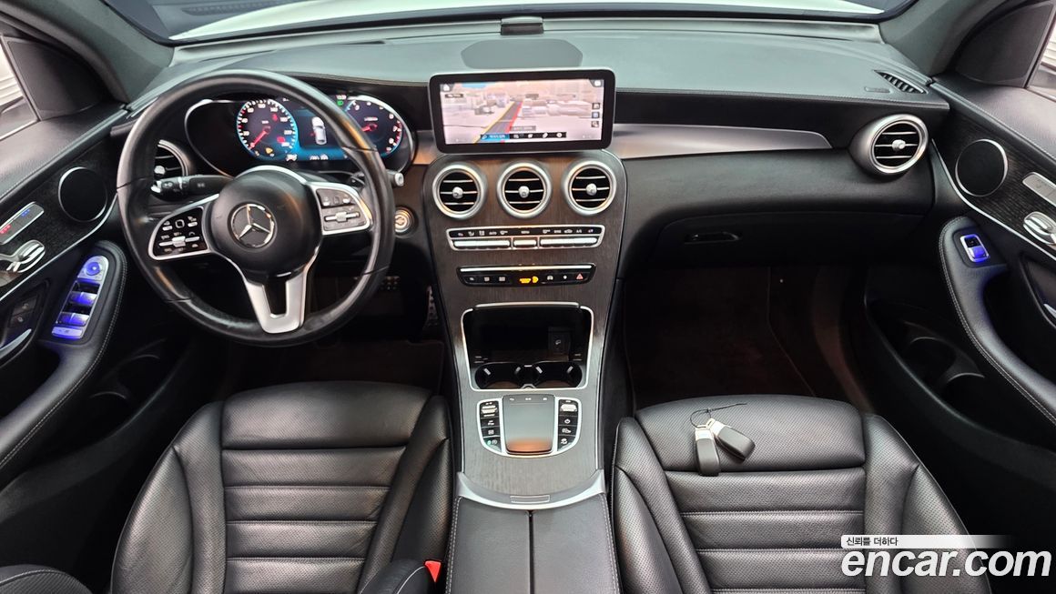 Mercedes-Benz GLC-Class 2023