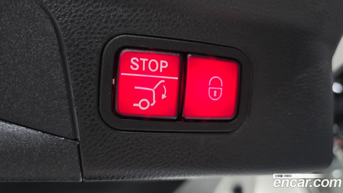 Mercedes-Benz GLC-Class 2023