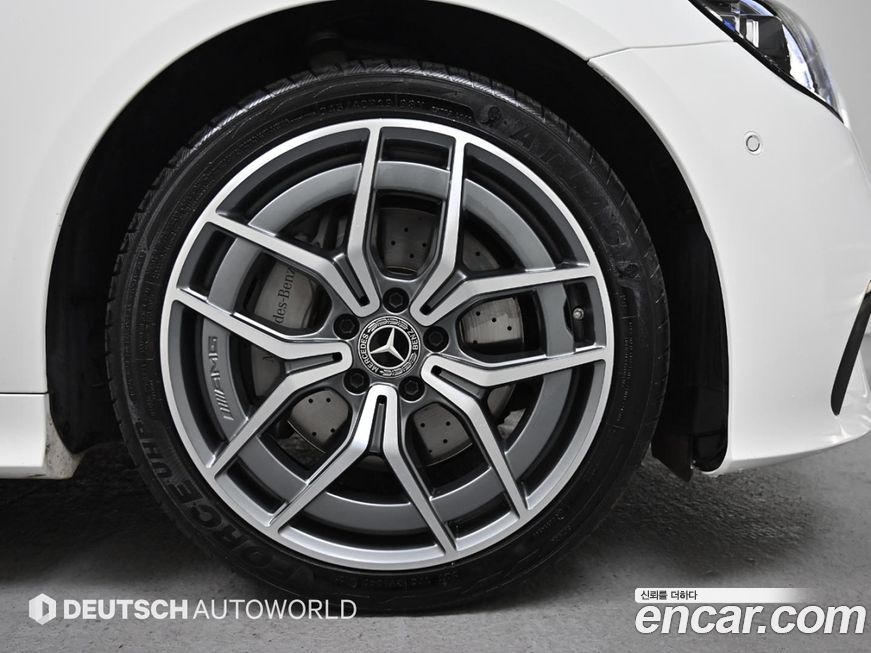 Mercedes-Benz E-Class 2022