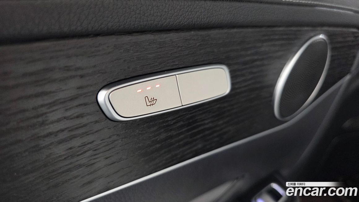 Mercedes-Benz GLC-Class 2023