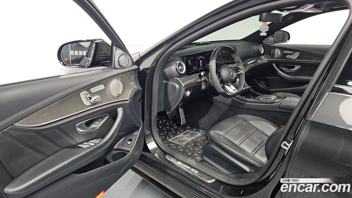 Mercedes-Benz E-Class 2022
