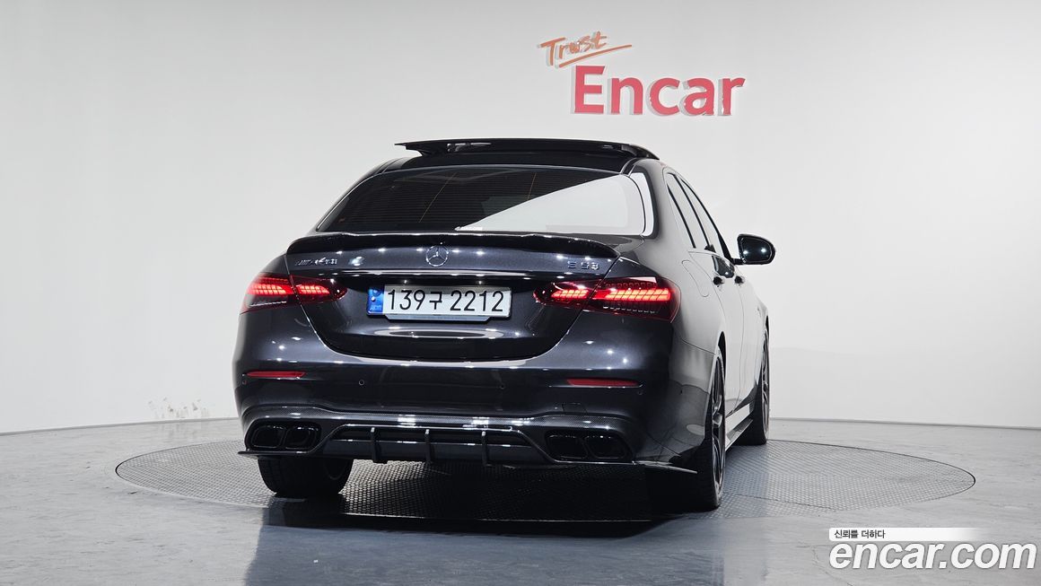 Mercedes-Benz E-Class 2022