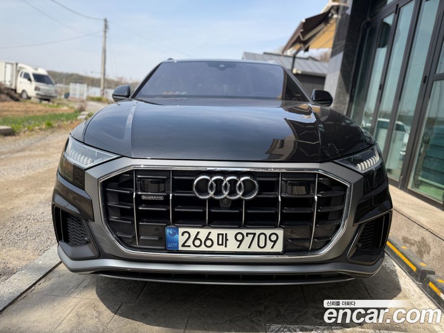 Audi Q8 2021