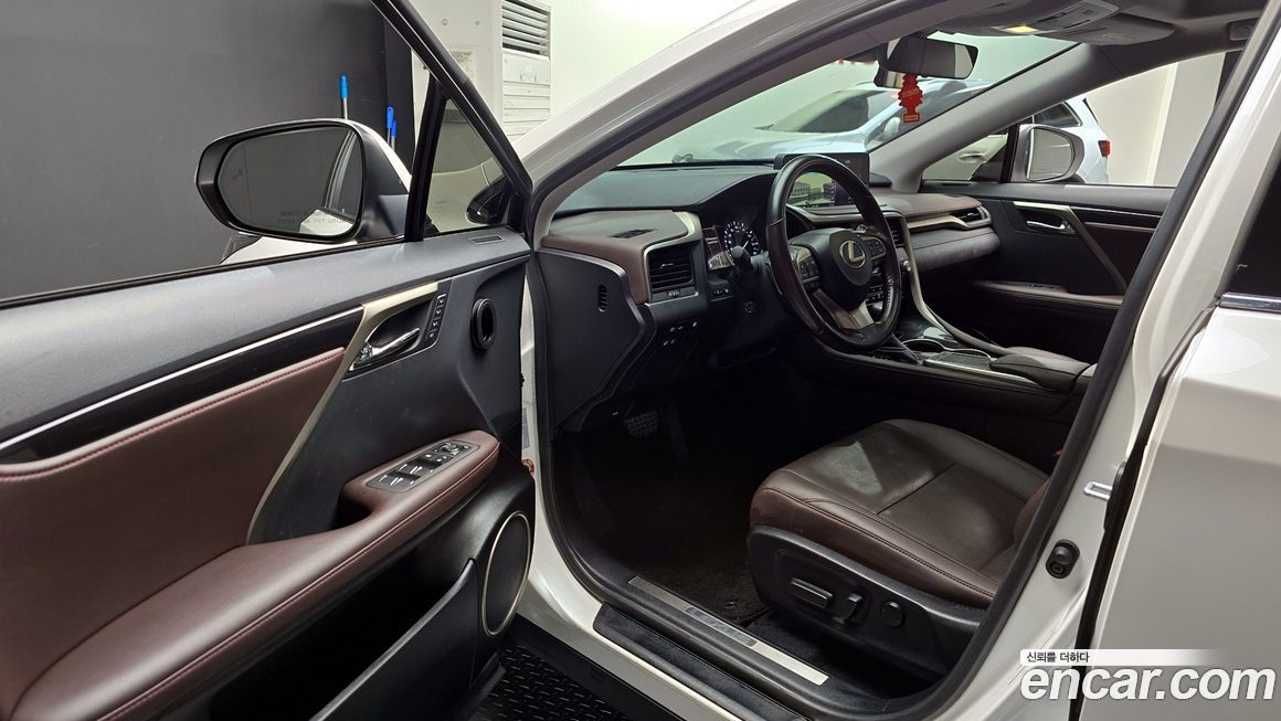 Lexus RX 2021
