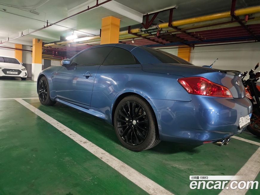 Infiniti G 2011