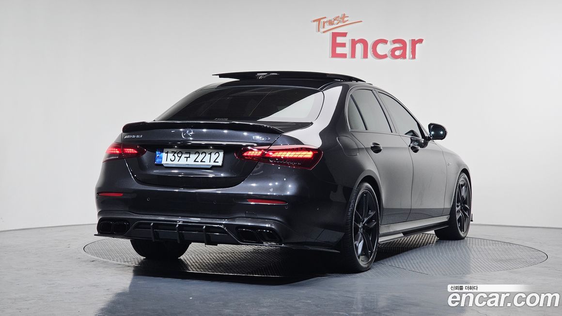 Mercedes-Benz E-Class 2022