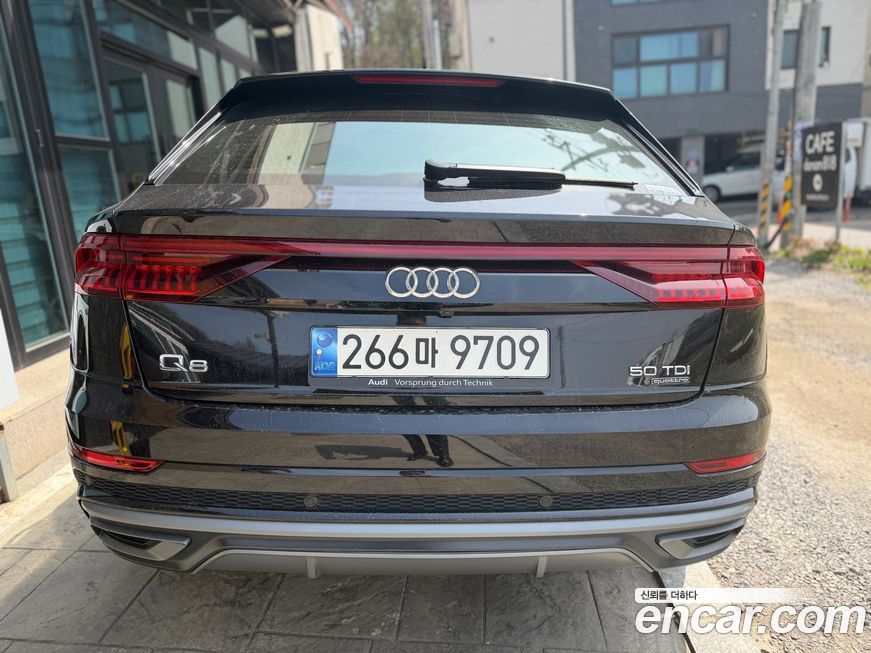 Audi Q8 2021