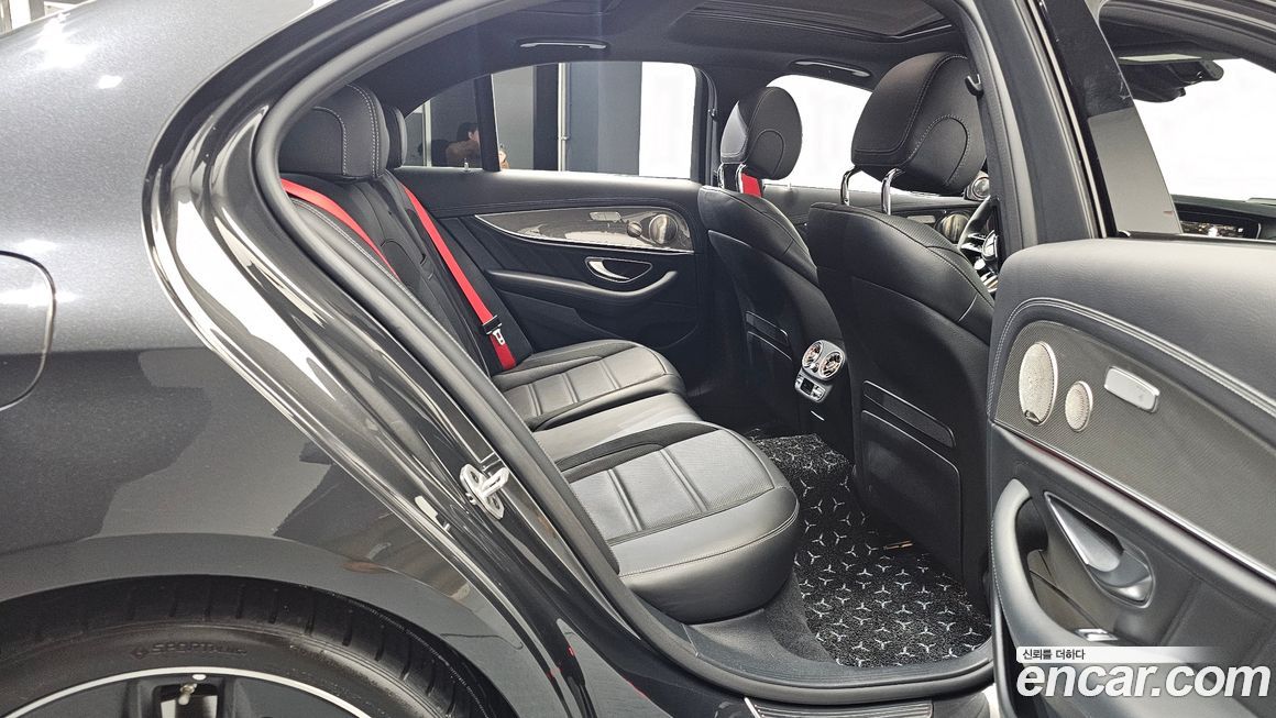 Mercedes-Benz E-Class 2022
