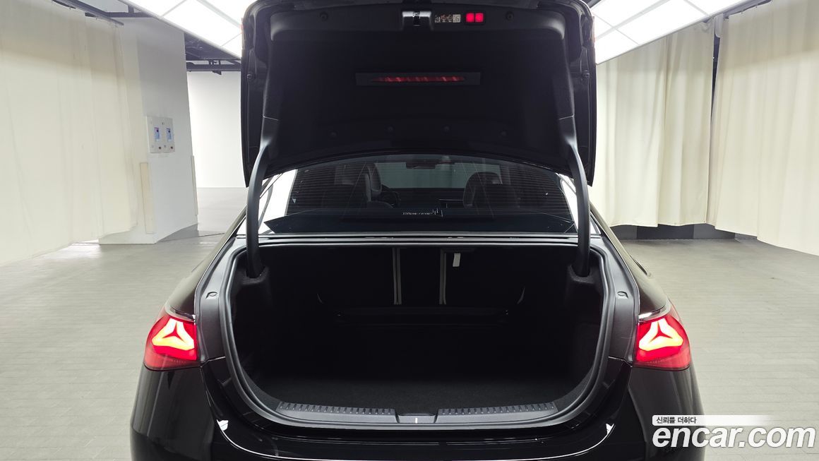 Mercedes-Benz E-Class 2025