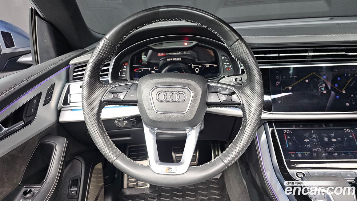 Audi Q8 2021