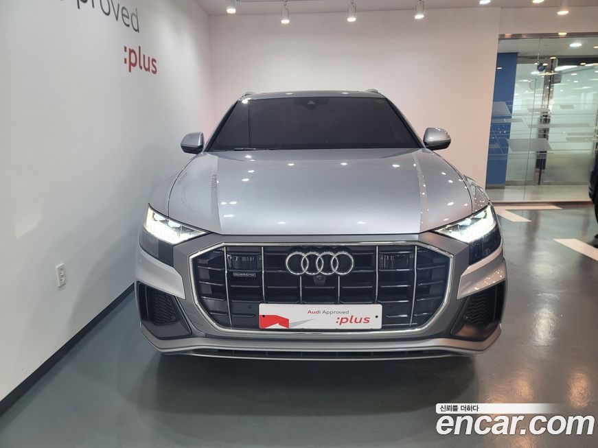 Audi Q8 2021
