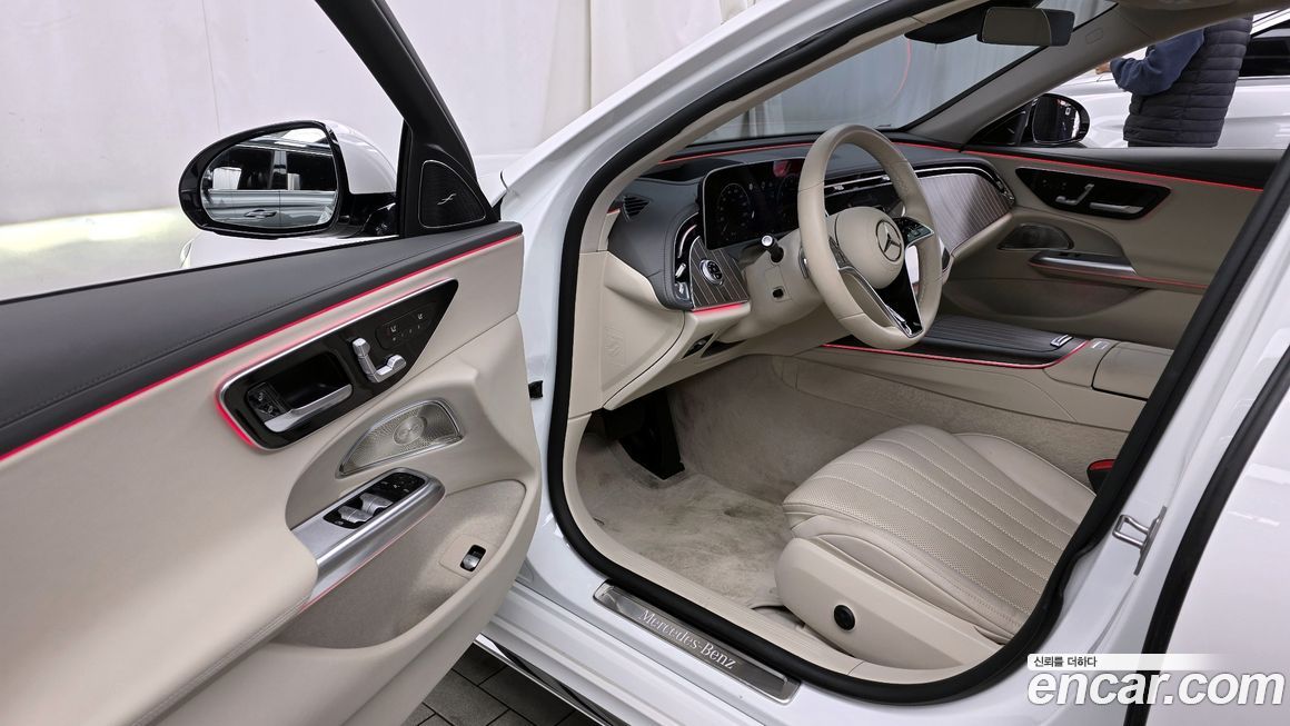 Mercedes-Benz E-Class 2024