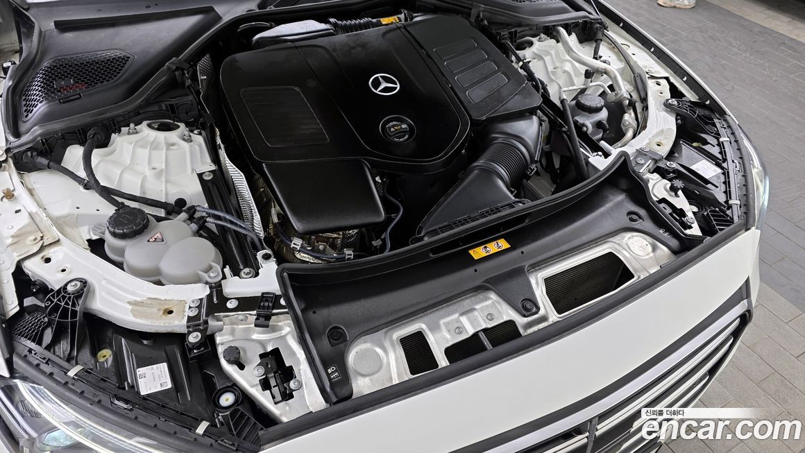 Mercedes-Benz E-Class 2024