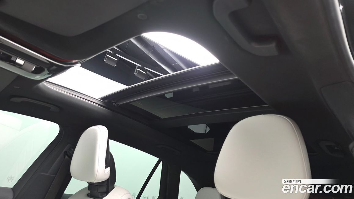 Mercedes-Benz GLC-Class 2025